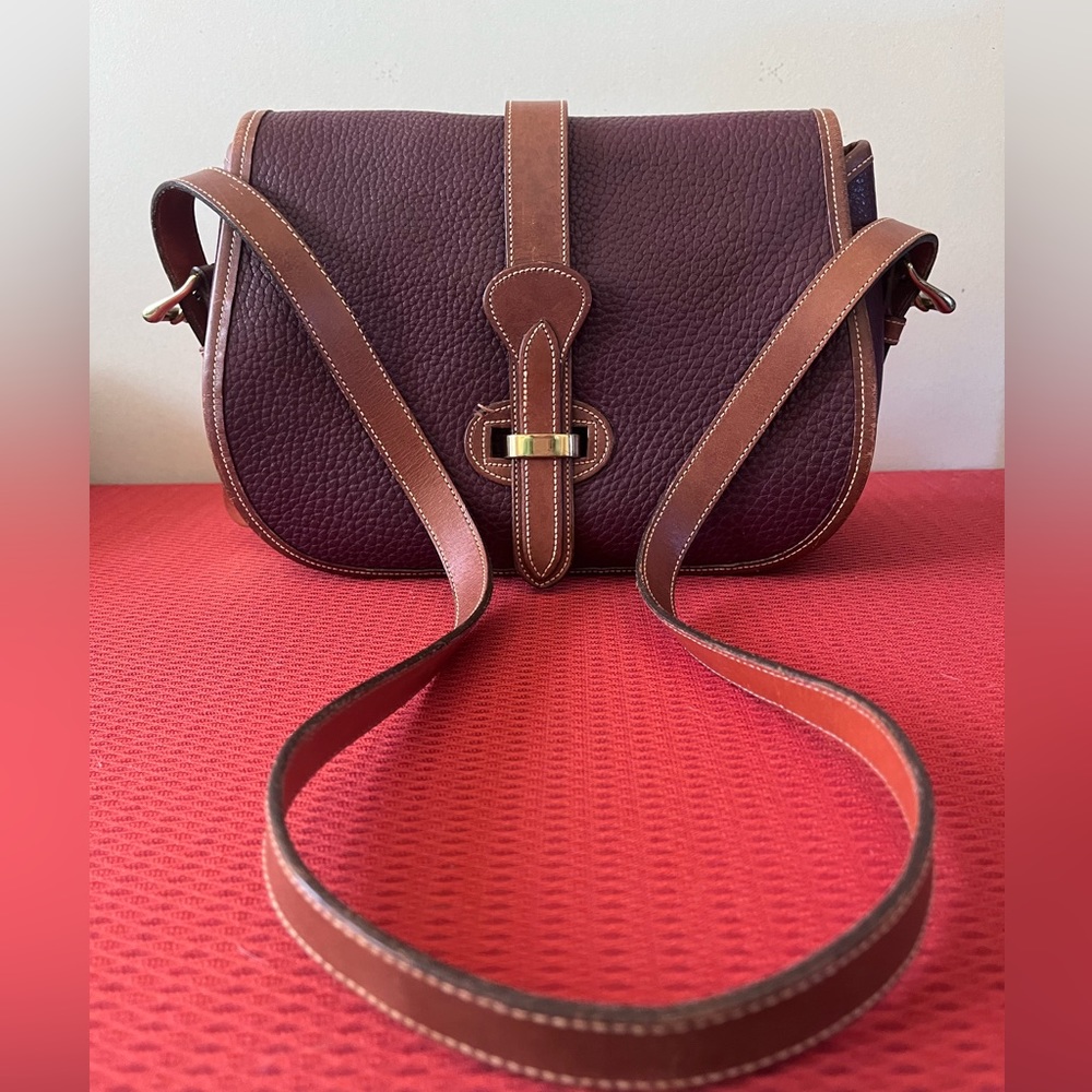 Vintage Dooney & Bourke shoulder/crossbody bag